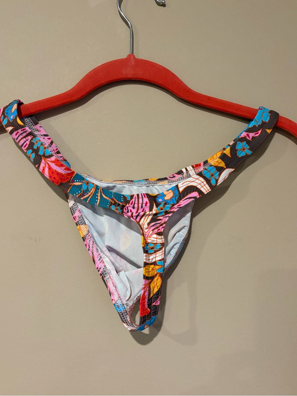 N2N Bodywear Men’s Thong Swimsuit - Picture 5 of 6